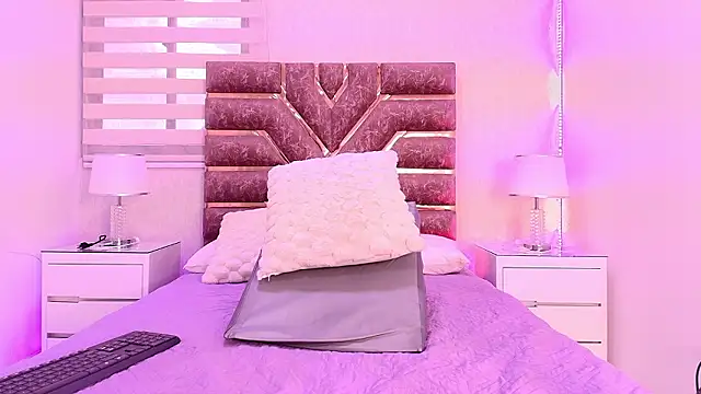 nata luna online show from March 2026 07:30:02 PM