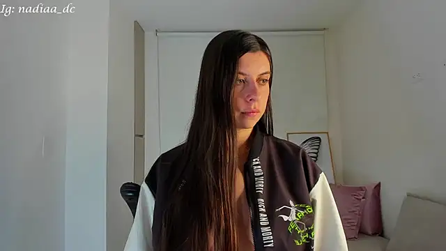 Snapshot of Nadiaa_ chatting on January 2025 04:02:02 AM Nadiaa online show from January 2025 04:02:02 AM