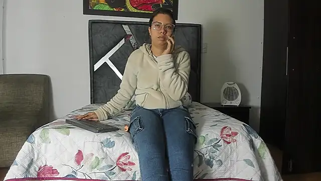 Vahiolet smith online show from October 2025 02:57:02 AM