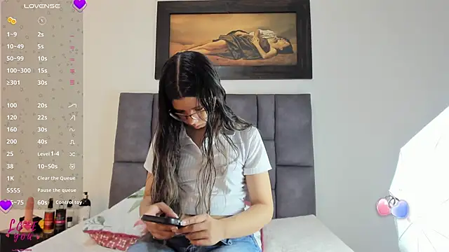 Vahiolet smith online show from March 2026 03:54:01 AM