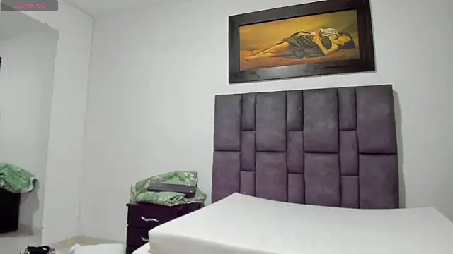 Vahiolet smith online show from April 2026 03:12:01 AM