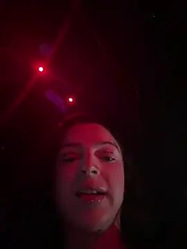 exoticmisfitt online show from April 2026 10:27:01 PM