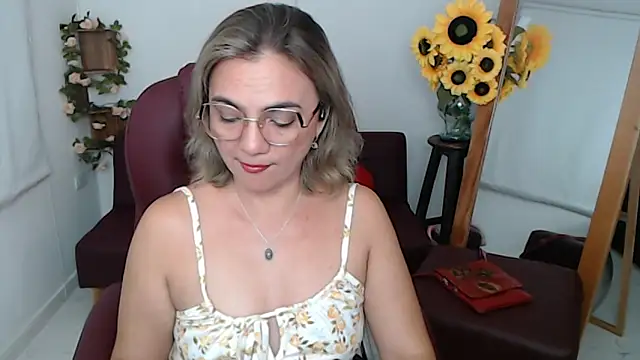 Snapshot of Ghada_milf chatting on May 2026 11:06:02 PM Ghada milf online show from May 2026 11:06:02 PM