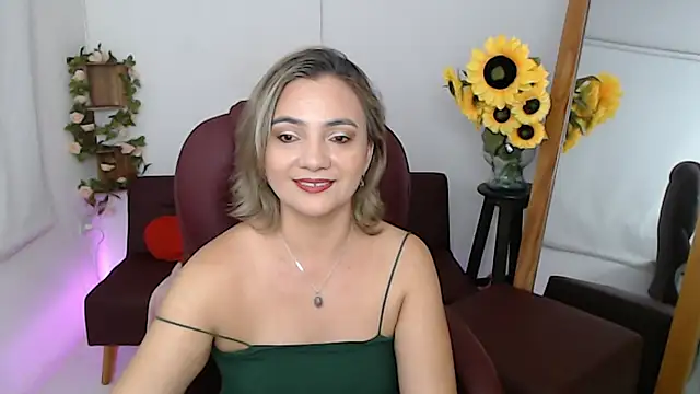 Snapshot of Ghada_milf chatting on July 2026 10:45:01 PM Ghada milf online show from July 2026 10:45:01 PM