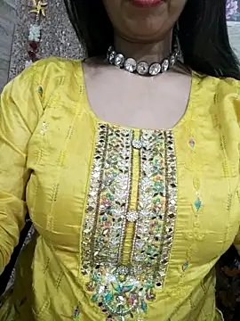 Snapshot of Aradhya-Sharma chatting on February 2025 02:44:01 PM Aradhya-Sharma online show from February 2025 02:44:01 PM