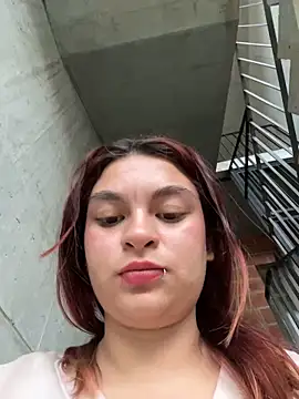 Snapshot of MiaLujan_ chatting on December 2024 10:44:02 PM MiaLujan online show from December 2024 10:44:02 PM
