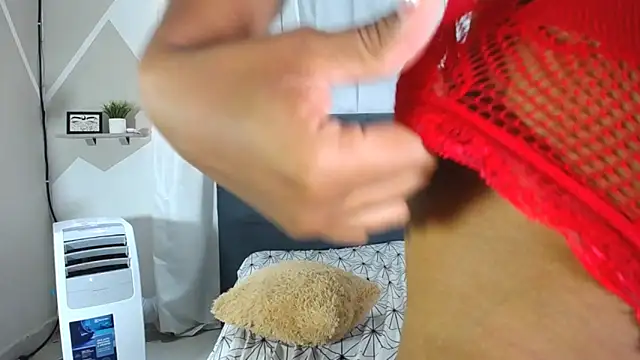 Snapshot of Hillary_queen chatting on March 2025 03:02:01 PM Hillary queen online show from March 2025 03:02:01 PM