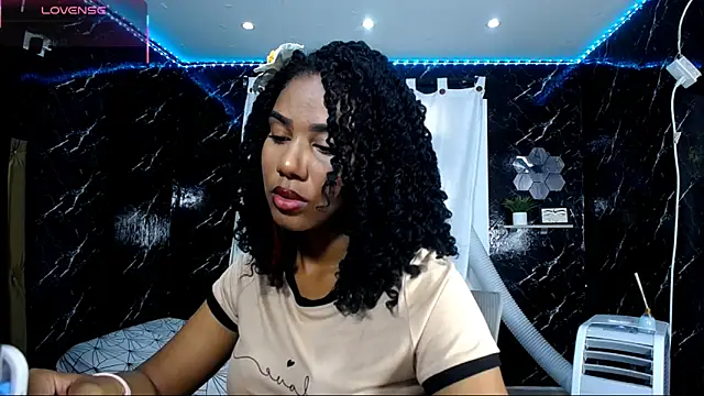 Snapshot of Hillary_queen chatting on September 2025 12:38:02 PM Hillary queen online show from September 2025 12:38:02 PM