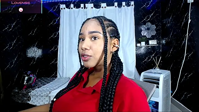 Snapshot of Hillary_queen chatting on October 2025 12:37:01 PM Hillary queen online show from October 2025 12:37:01 PM