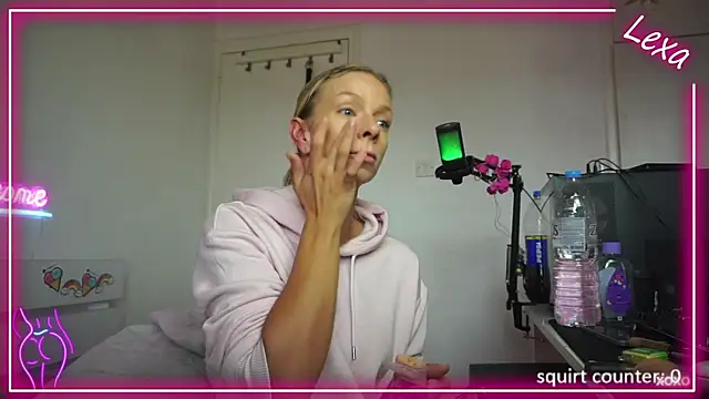 Snapshot of Lexa_xoxo chatting on November 2025 07:52:02 AM Lexa xoxo online show from November 2025 07:52:02 AM