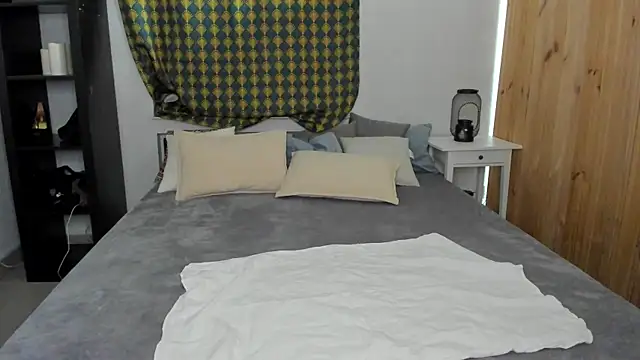 Kendra SXY online show from November 2025 01:47:01 AM