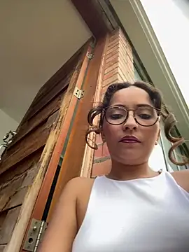 Snapshot of Penelope-Hot chatting on April 2026 09:05:01 PM Penelope-Hot online show from April 2026 09:05:01 PM