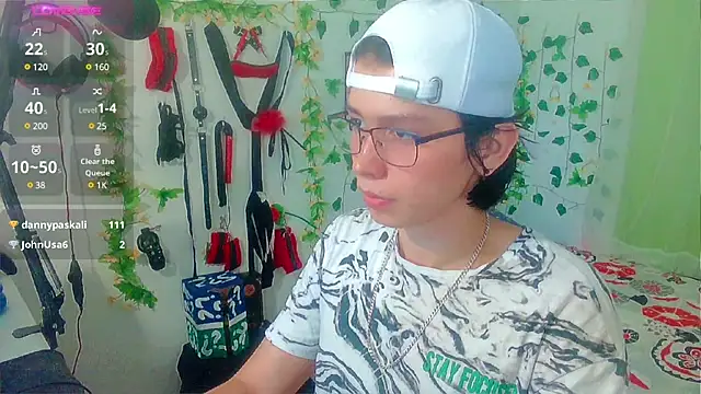 Snapshot of Andy_gray chatting on March 2025 08:37:01 PM Andy gray online show from March 2025 08:37:01 PM