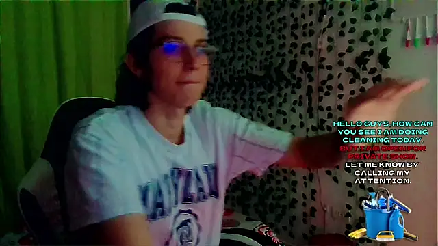 Snapshot of Andy_gray chatting on September 2025 12:16:02 PM Andy gray online show from September 2025 12:16:02 PM