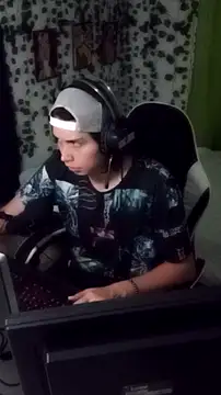 Snapshot of Andy_gray chatting on September 2025 12:23:02 AM Andy gray online show from September 2025 12:23:02 AM