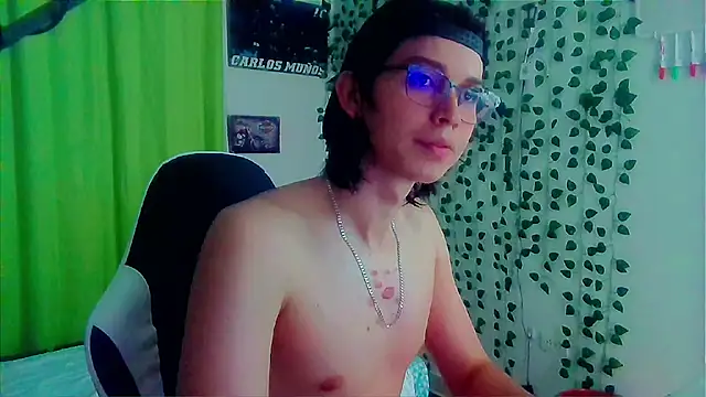 Snapshot of Andy_gray chatting on September 2025 02:29:02 PM Andy gray online show from September 2025 02:29:02 PM