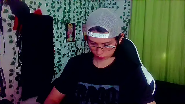 Snapshot of Andy_gray chatting on September 2025 03:13:02 PM Andy gray online show from September 2025 03:13:02 PM