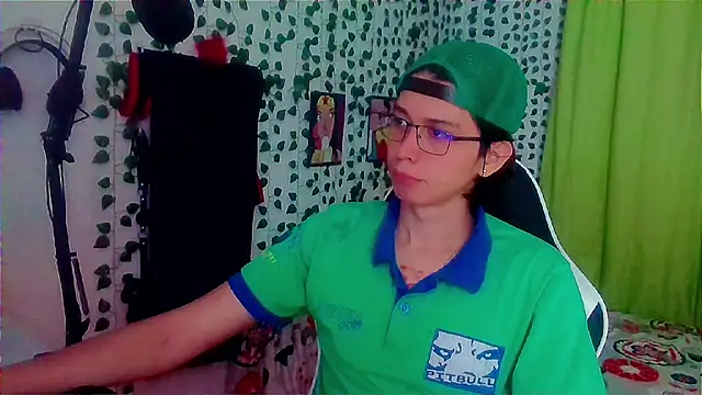 Snapshot of Andy_gray chatting on October 2025 02:40:01 PM Andy gray online show from October 2025 02:40:01 PM