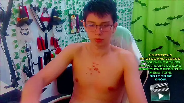 Snapshot of Andy_gray chatting on November 2025 11:10:01 PM Andy gray online show from November 2025 11:10:01 PM