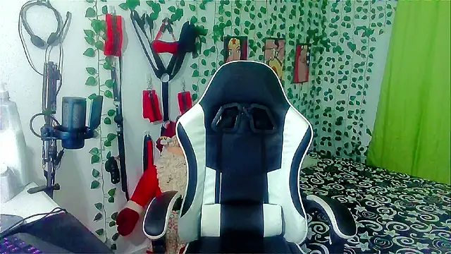 Snapshot of Andy_gray chatting on December 2025 11:47:02 PM Andy gray online show from December 2025 11:47:02 PM