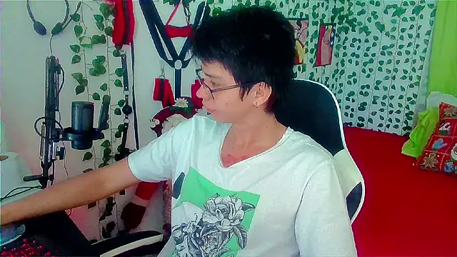 Snapshot of Andy_gray chatting on December 2025 03:20:04 PM Andy gray online show from December 2025 03:20:04 PM