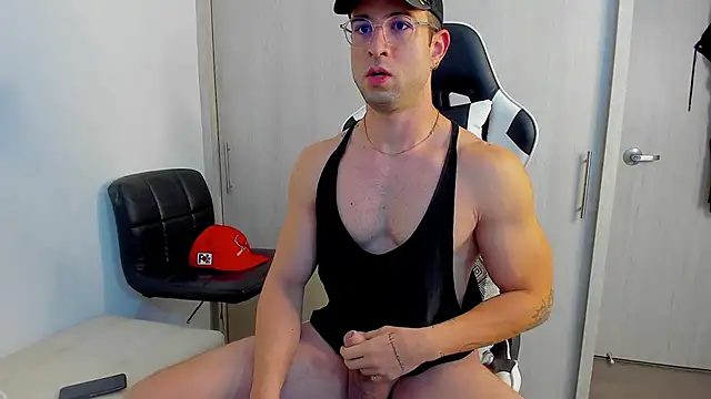 dafboy1 online show from November 2025 12:44:02 PM