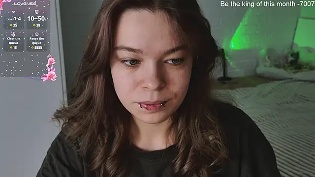 ValBae online show from March 2025 11:53:01 AM