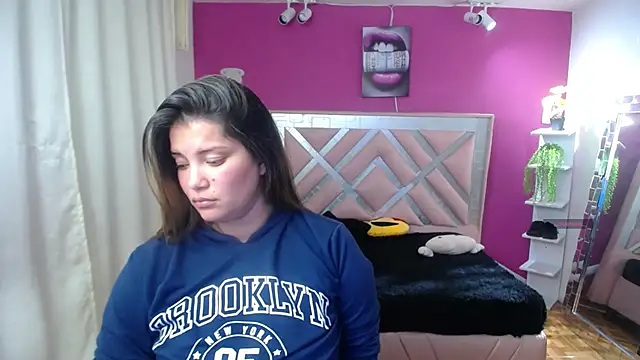 brithany smiith  online show from December 2024 03:53:01 AM