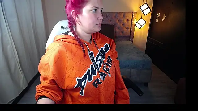 brithany smiith  online show from February 2025 04:10:01 AM