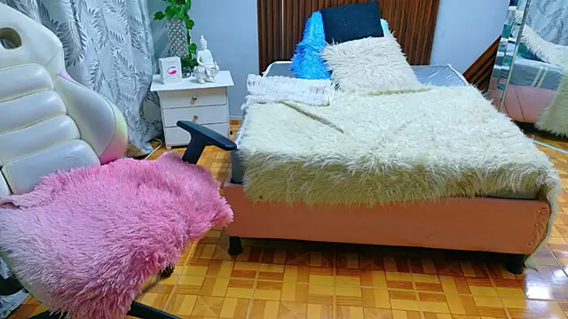 brithany smiith  online show from May 2026 02:11:02 PM