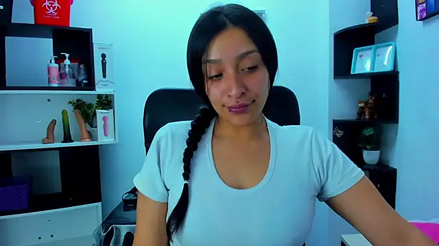 Snapshot of Sarah_Hornny chatting on July 2026 08:11:01 PM Sarah Hornny online show from July 2026 08:11:01 PM