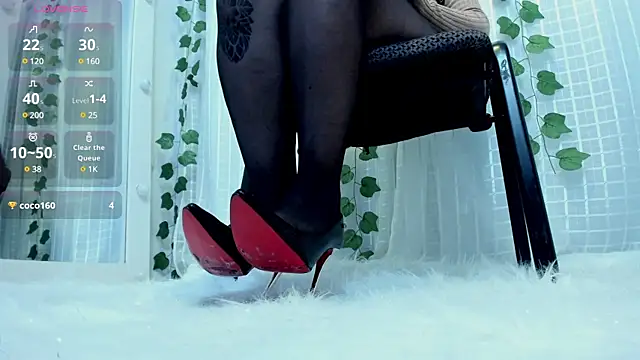 Madeleine  w online show from March 2025 01:53:02 PM