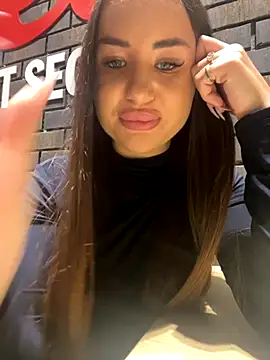 Snapshot of beautydiamond chatting on November 2025 10:14:01 AM beautydiamond online show from November 2025 10:14:01 AM