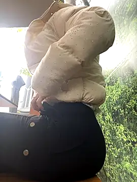 Snapshot of beautydiamond chatting on November 2025 10:14:02 AM beautydiamond online show from November 2025 10:14:02 AM