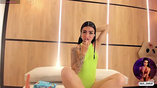 charlotte colee online show from November 2025 11:54:01 AM