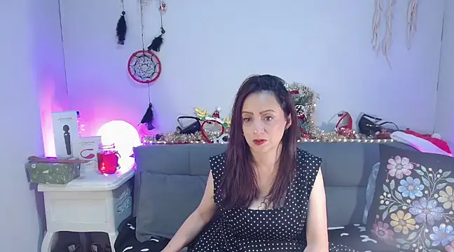 catalinamommyx online show from December 2024 04:19:01 AM