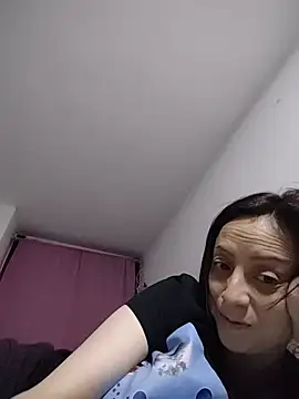 Snapshot of catalinamommyx chatting on July 2026 12:04:01 AM catalinamommyx online show from July 2026 12:04:01 AM
