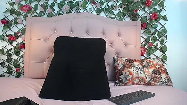 LucyCute 1 online show from April 2026 03:28:02 PM