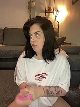 Snapshot of NaomiSquirts chatting on February 2025 09:51:01 PM NaomiSquirts online show from February 2025 09:51:01 PM