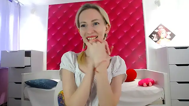 Snapshot of BarbieGoddess chatting on December 2024 12:35:01 PM BarbieGoddess online show from December 2024 12:35:01 PM