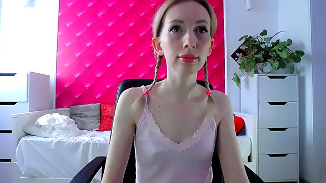 Snapshot of BarbieGoddess chatting on March 2025 01:25:02 PM BarbieGoddess online show from March 2025 01:25:02 PM