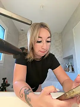 Snapshot of Giuliana_baby chatting on May 2026 05:34:02 AM Giuliana baby online show from May 2026 05:34:02 AM