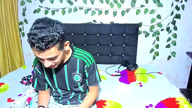 Alexander and Xiao online show from December 2024 02:02:01 AM