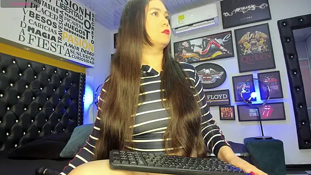 Snapshot of MADISSONLOVE_ chatting on March 2025 12:11:01 PM MADISSONLOVE online show from March 2025 12:11:01 PM