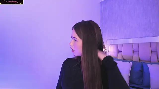 Snapshot of Roxie-Summers11 chatting on February 2025 07:49:01 PM Roxie-Summers11 online show from February 2025 07:49:01 PM