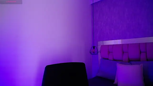 Snapshot of Roxie-Summers11 chatting on February 2025 07:25:02 PM Roxie-Summers11 online show from February 2025 07:25:02 PM