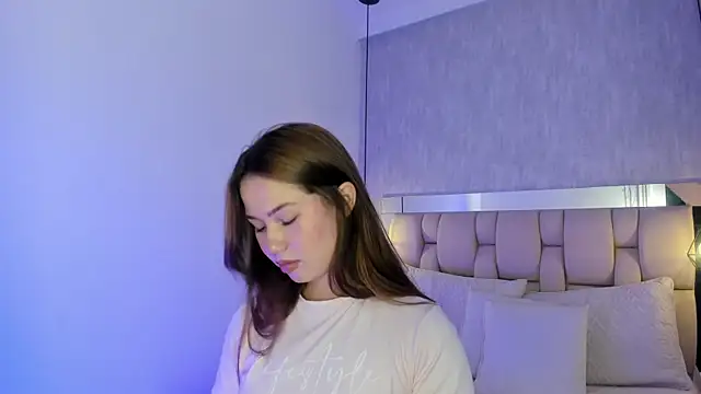 Snapshot of Roxie-Summers11 chatting on March 2025 07:42:02 PM Roxie-Summers11 online show from March 2025 07:42:02 PM