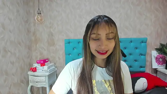 MadelineDoll online show from November 2025 01:53:02 PM