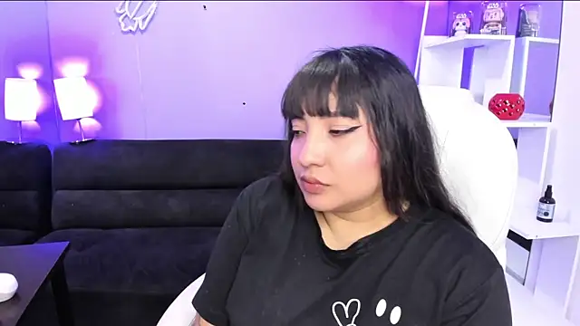 Emma monserrat online show from May 2026 11:29:01 AM