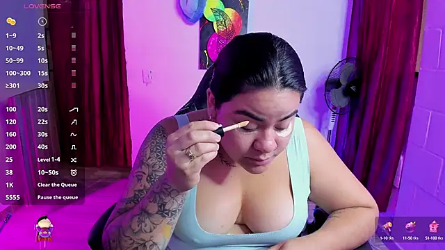 Snapshot of Sharon_hils chatting on February 2025 01:10:02 PM Sharon hils online show from February 2025 01:10:02 PM